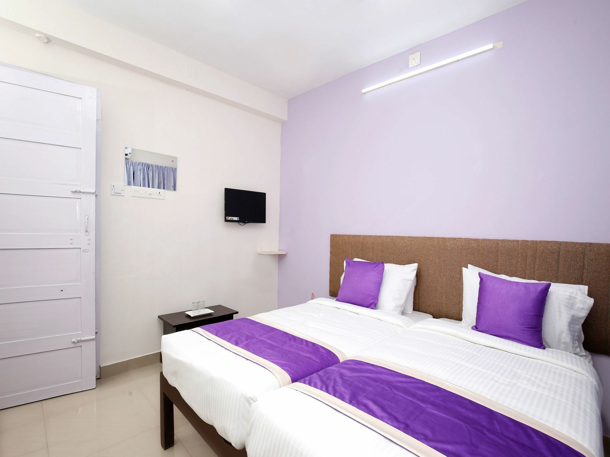 Oyo 9797 Hotel Vbee Plaza Thiruvananthapuram Bagian luar foto