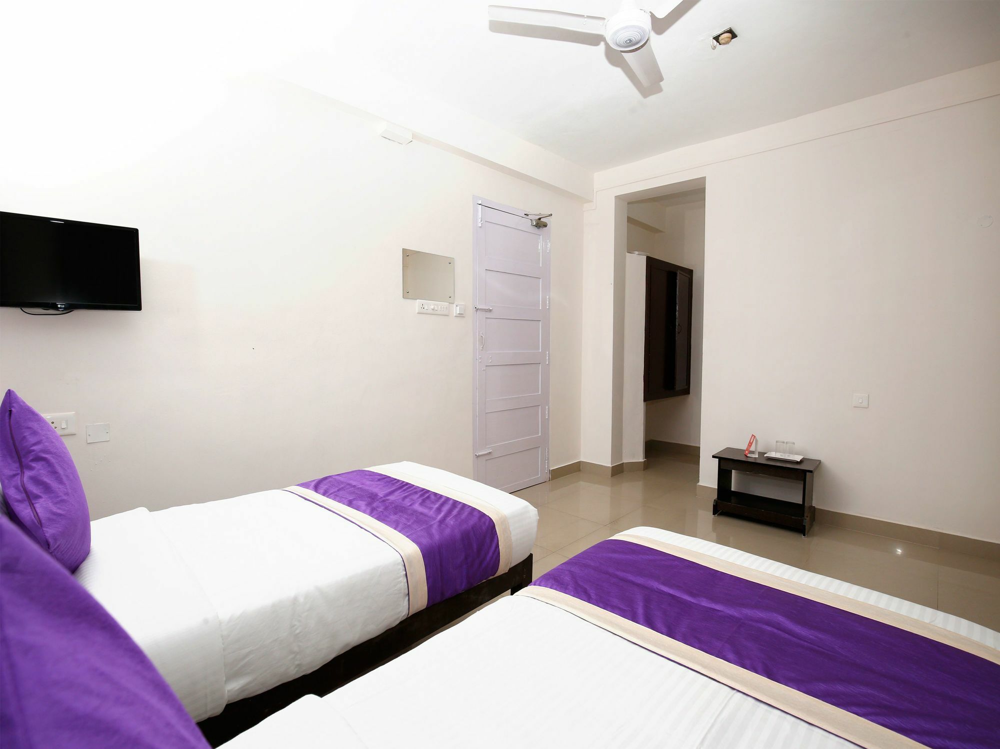 Oyo 9797 Hotel Vbee Plaza Thiruvananthapuram Bagian luar foto
